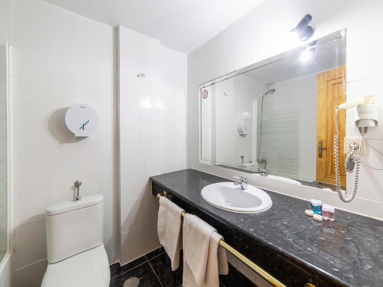 Hotel El Prado By Vivere Stays Carrascosa del Campo Zewnętrze zdjęcie